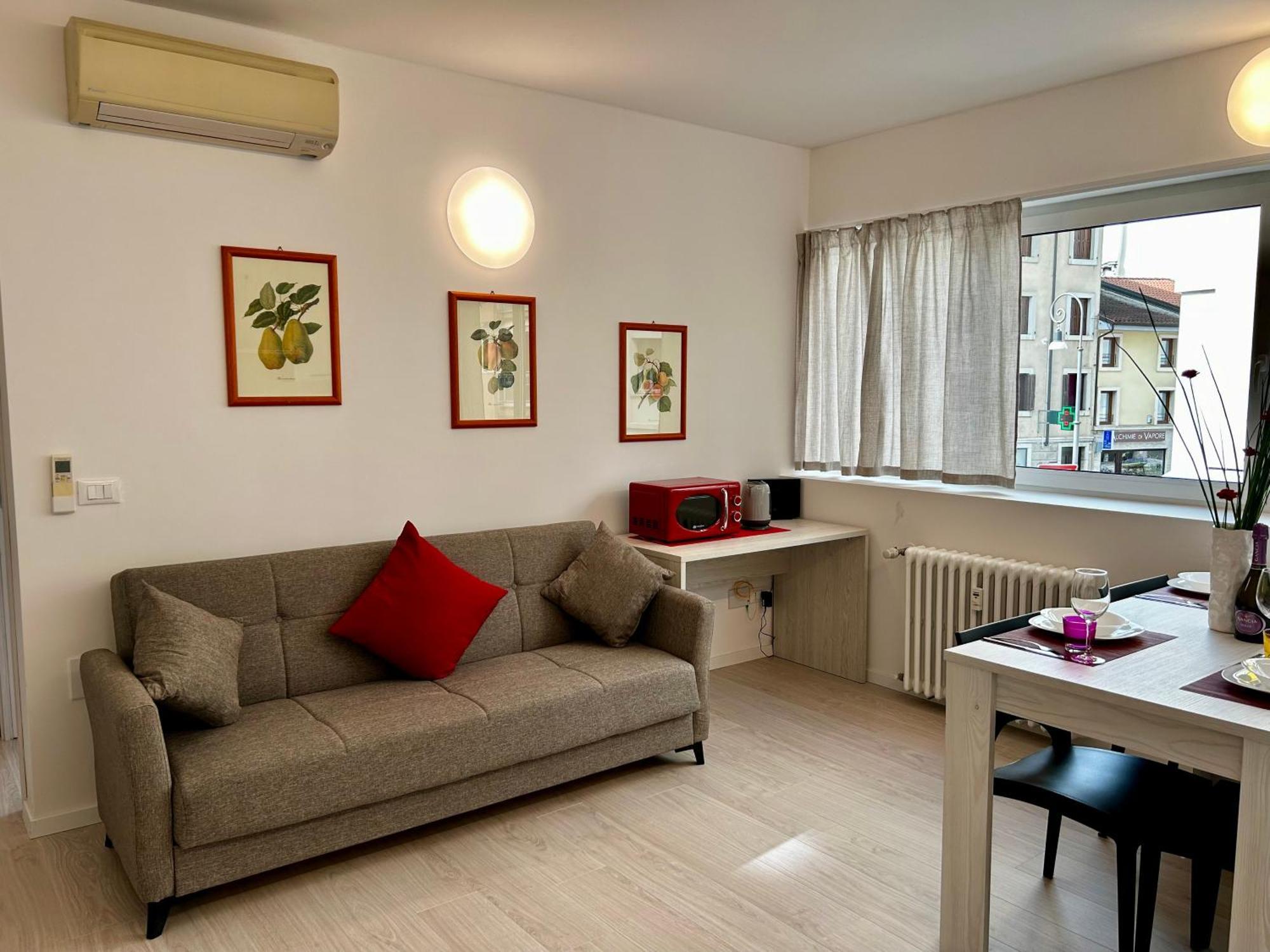 Luxury Urban Oasis Apartment In Center Of Udine Exteriör bild